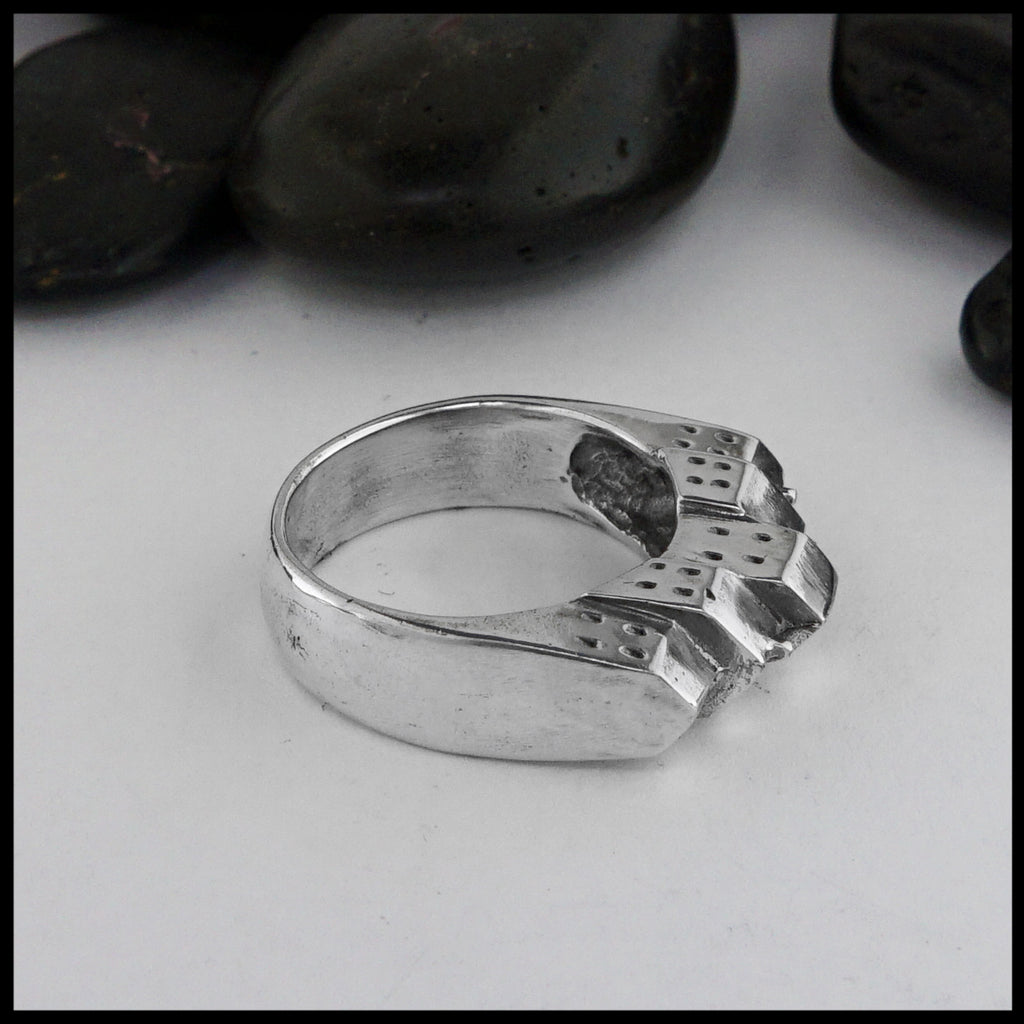 side view of ring 