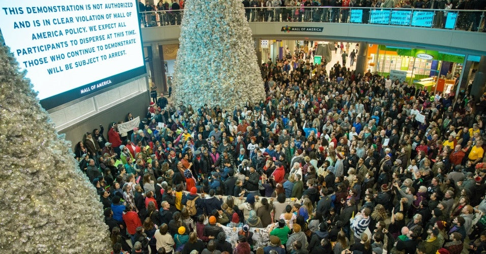 CNN praises Black Lives Matter for shutting down Mall and Airport