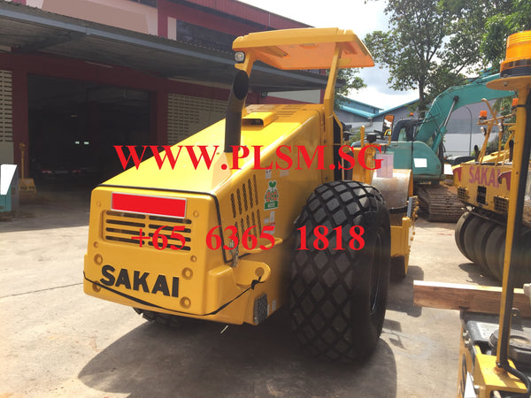 SAKAI SV520D 10 TON VIBRATORY ROAD ROLLER FOR RENT IN SINGAPORE