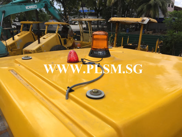 10 TONS SAKAI SV520D VIBRATORY ROAD ROLLER WITH REVERSE CAMERA FOR RENTAL IN SINGAPORE WWW.PLSM.SG WITH AIRPORT 24 HOUR LED BEACON