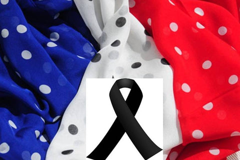 Scarf with the colors of France and Paris.