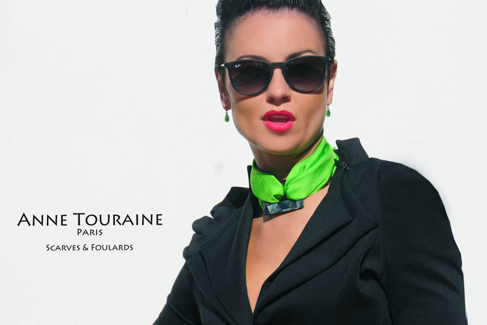 Silk twillies by ANNE TOURAINE Paris™: with a (square) scarf ring, it makes an original and precious necklace