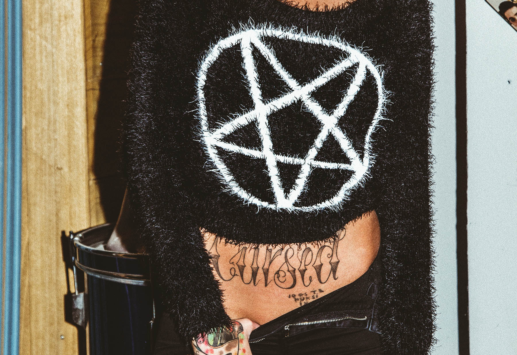 pentagram-crop-sweater-b