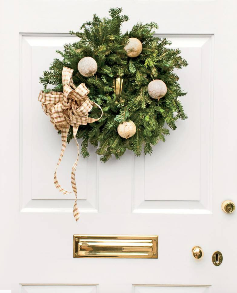 So pretty!  (<a href="https://www.southernliving.com/food/holidays-occasions/25-christmas-wreaths?slide=158770#158770" target="_blank">Southern Living</a>/Robbie Caporetto.)