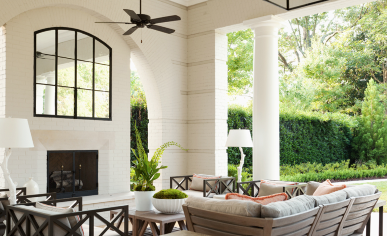 The secret ingredient to a perfect porch? Make it feel like any other interior room.  <a href="https://bethwebb.com/" target="_blank">Beth Webb</a> sure knows how to do that.  (<a href="https://atlantahomesmag.com/article/outdoor-elegance/" target="_blank">Atlanta Homes and Lifestyles</a>/Emily Followill)