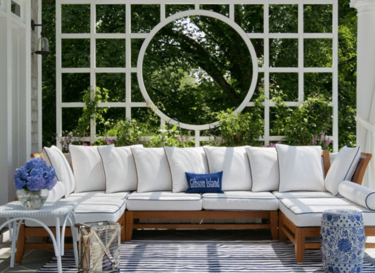 Oh be still our hearts! White and blue perfection on a porch.  (<a href="https://www.southernliving.com/" target="_blank">Southern Living</a>/Geoff Hodgdon)