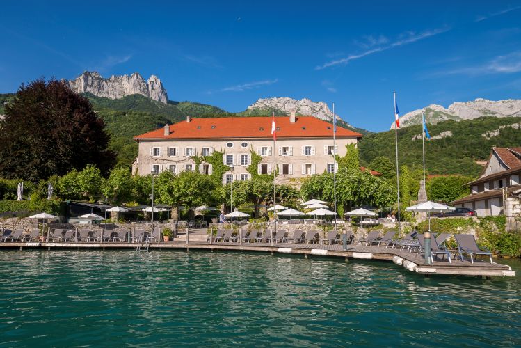 The Abbaye de Talloires, on the shore of Lac d’Annecy. Courtesy Les Collectionneurs.com.