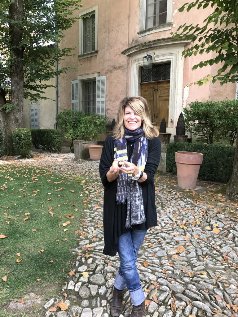 While others, like Linda, thrived on finding a buckeye (hmmm ... wonder why?) from the courtyard of her favorite shrine: The boutique of Edith Mezard in Lumieres