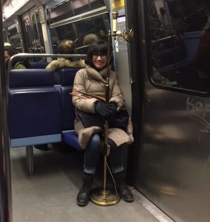 Nobody looks askance in le Metro when you show up holding a lamp or carrying a lampshade on your head!