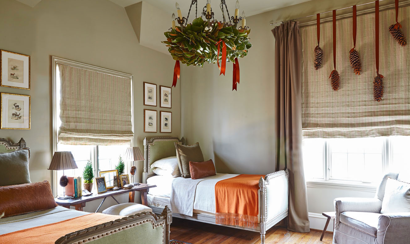 And how fun to bring the holiday decor to the unexpected spots, like the <a href="http://www.traditionalhome.com/category/beautiful-homes/holiday-whispers-alabama-home?page=14" target="_blank">bedrooms</a>.