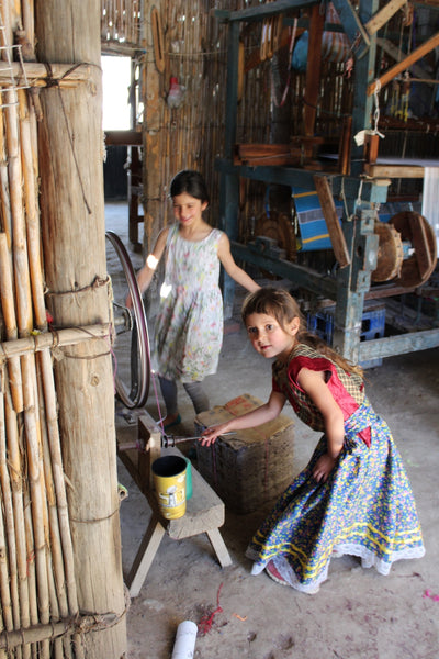 niñas en taller