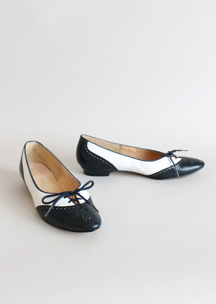 White Oxford Spectator Flats Size 