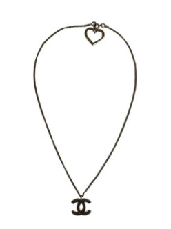http://16.vvbag.cn/products/chanel-cc-logo-and-heart-necklace-silver