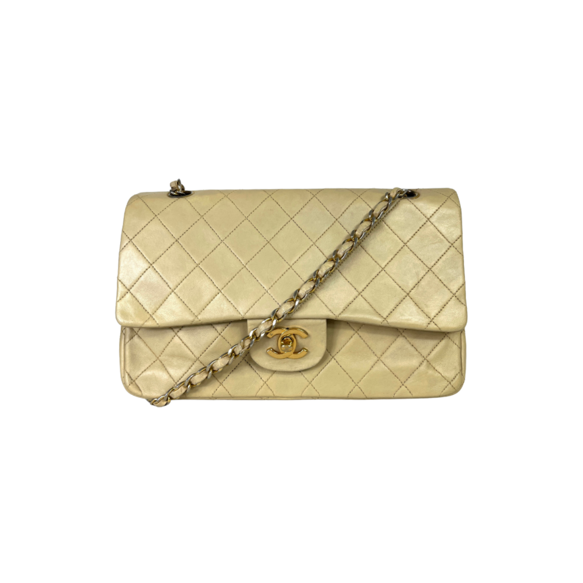 Renaissance Winkelier leerling Chanel Classic Flap Bag Medium Lambskin Leather – l'Étoile de Saint Honoré