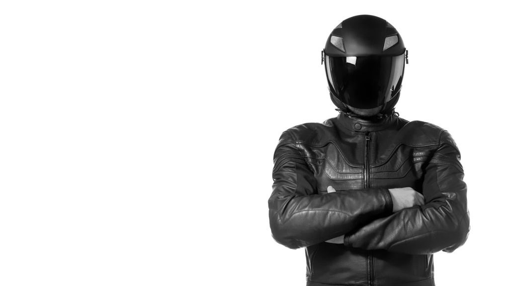 3-things-you-should-never-ride-your-motorcycle-without-earpeace