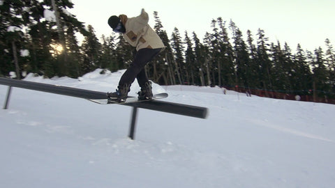 Snowboard Bluntslide