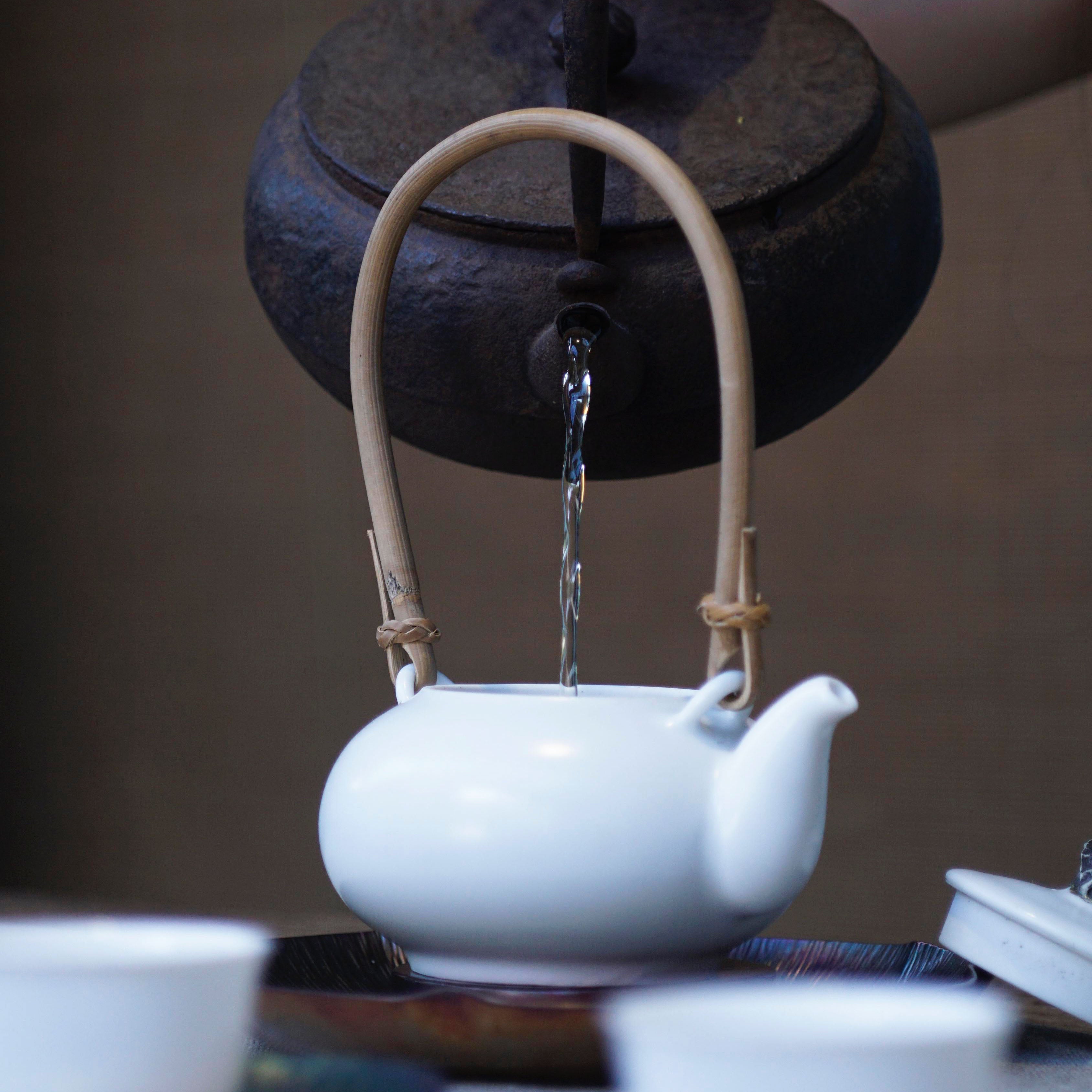 pour rinse hot water teapot