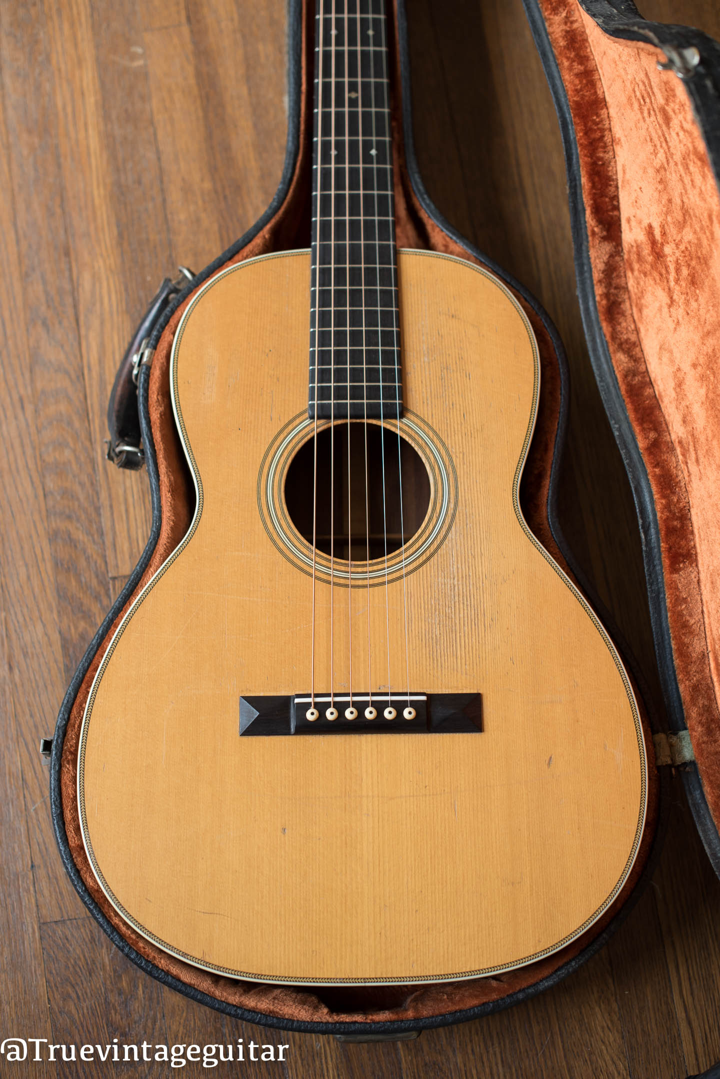 Vintage 1920s 1930s Martin acoustic guitar