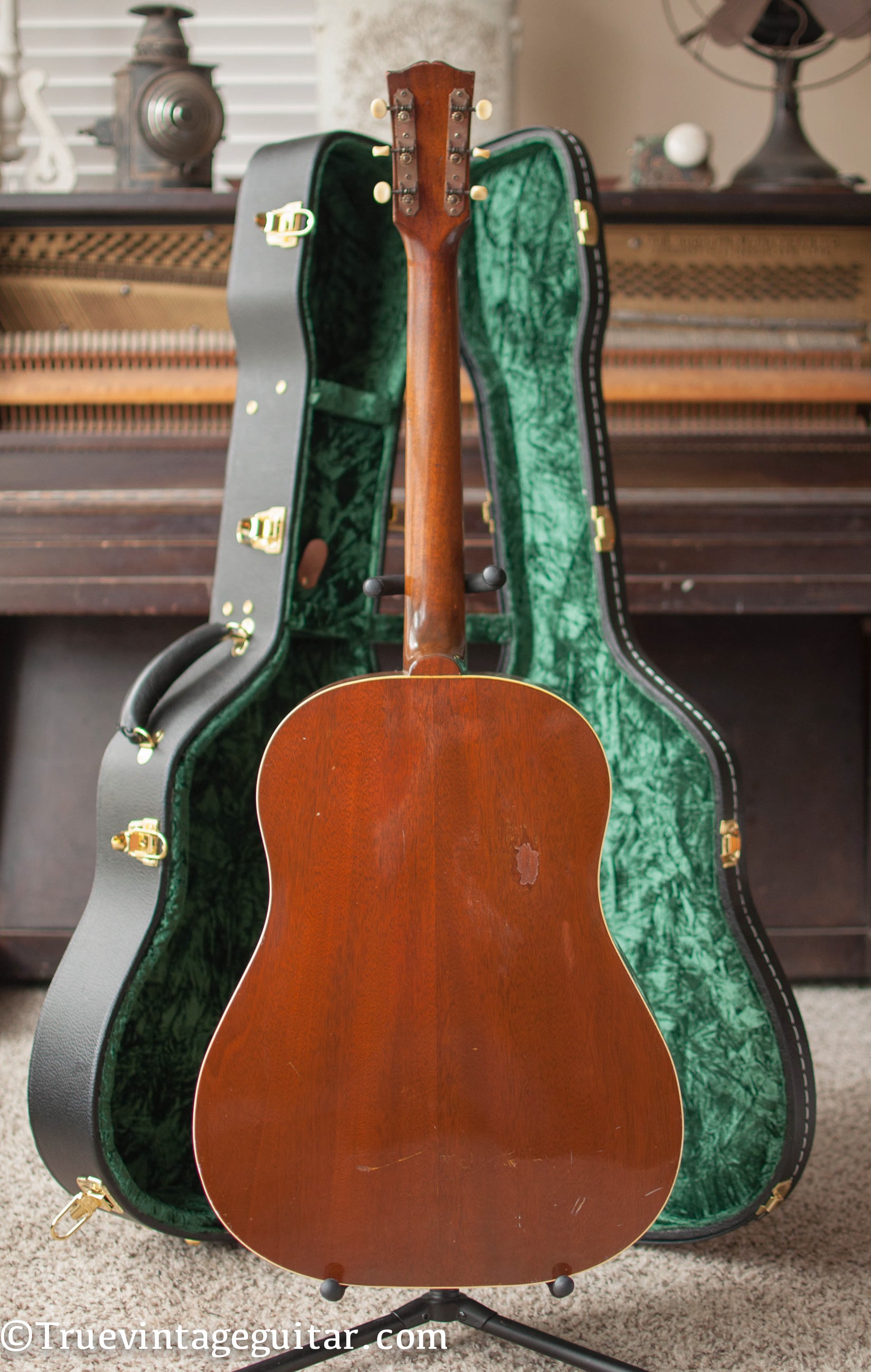 Mahogany back, vintage 1948 Gibson J-50