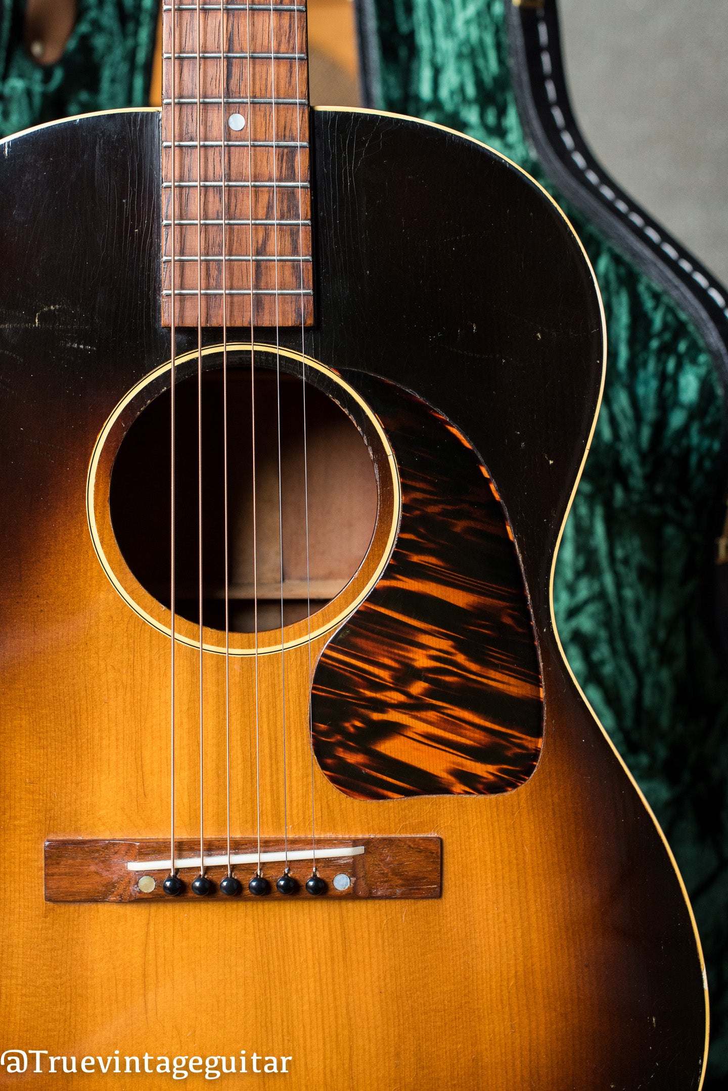 Firestripe pickguard Gibson LG-2 guitar