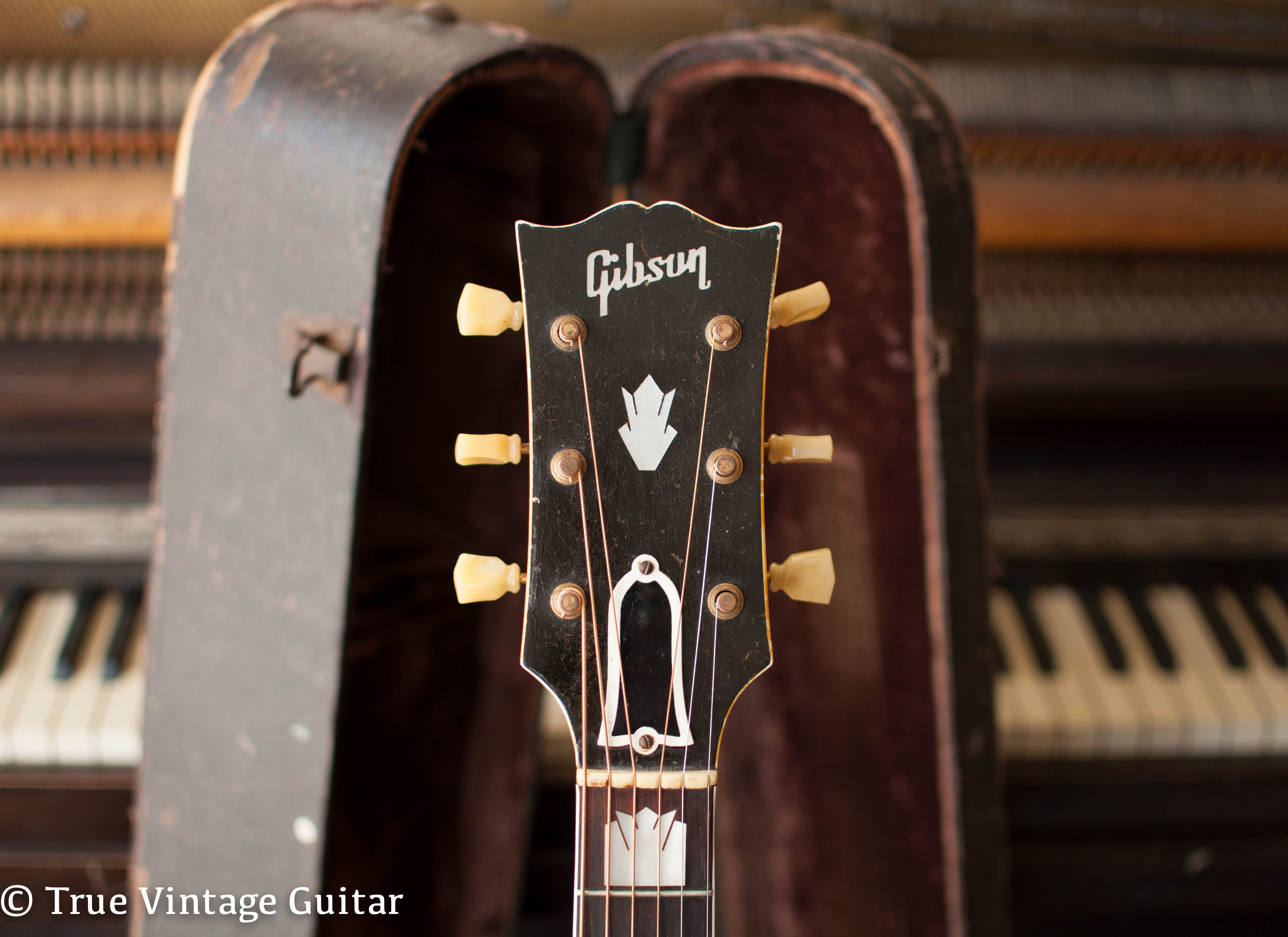 Gibson headstock, pearl inlay, 1948 Gibson SJ-200 guitar