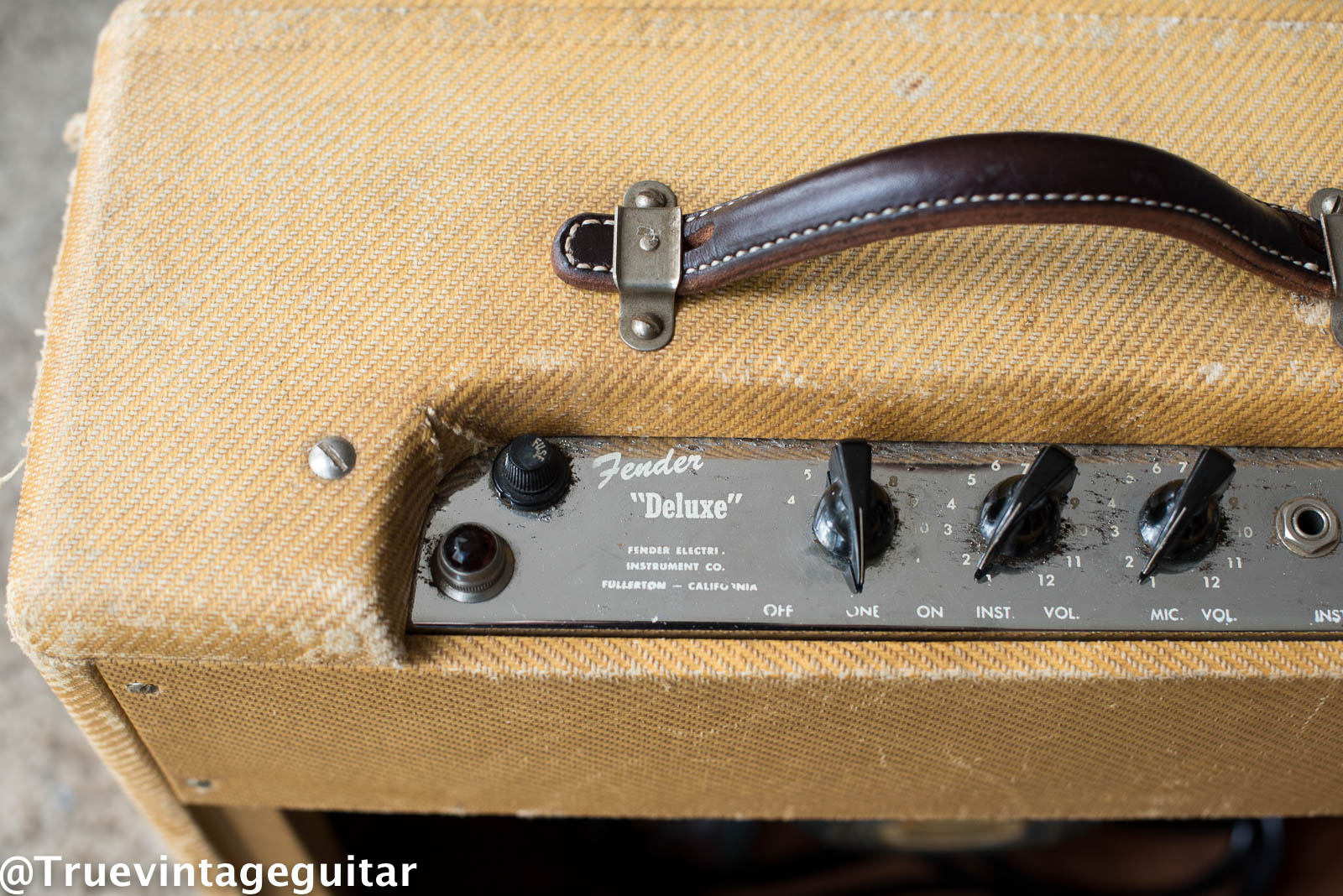 Fender "Deluxe" guitar amp tweed 1950s TV Front