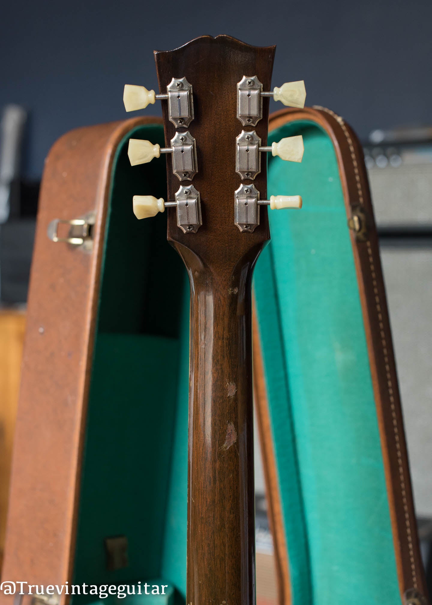 no line Kluson opal button tuners 1951 Gibson ES-175 guitar