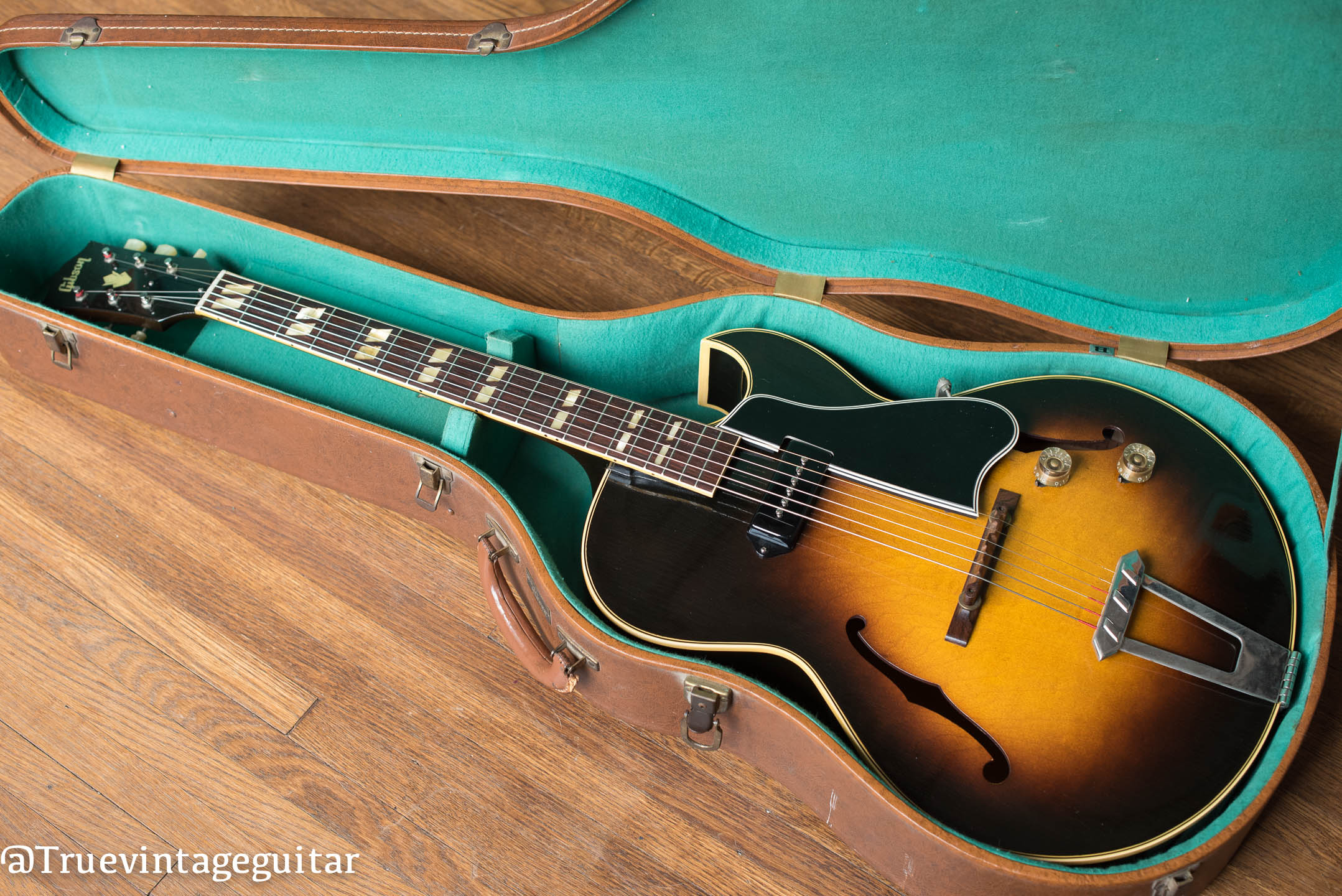 Vintage 1951 Gibson ES-175 electric guitar