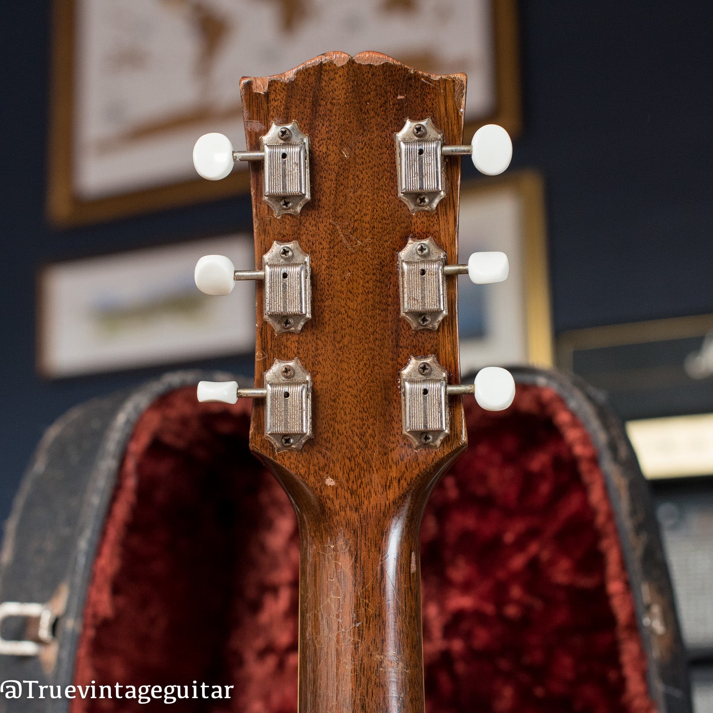 No line Kluson tuners 1955 Gibson ES-150 guitar