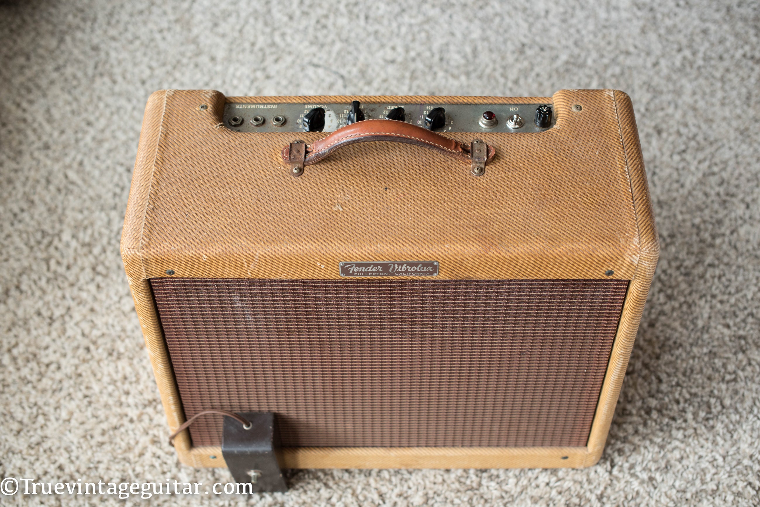 Vintage 1957 Fender Vibrolux amp tweed guitar amplifier