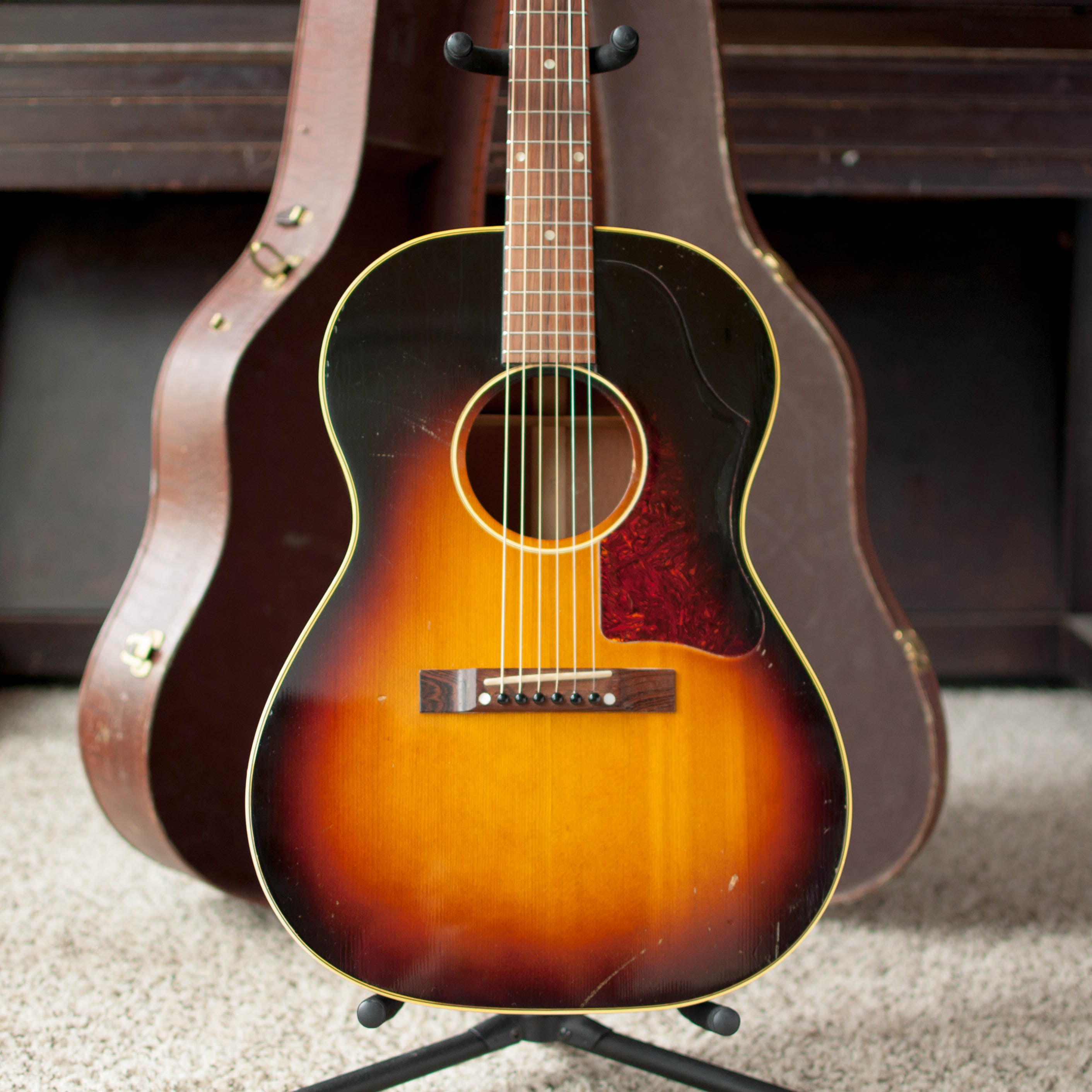 1950s Gibson acoustic guitar LG-2 1957