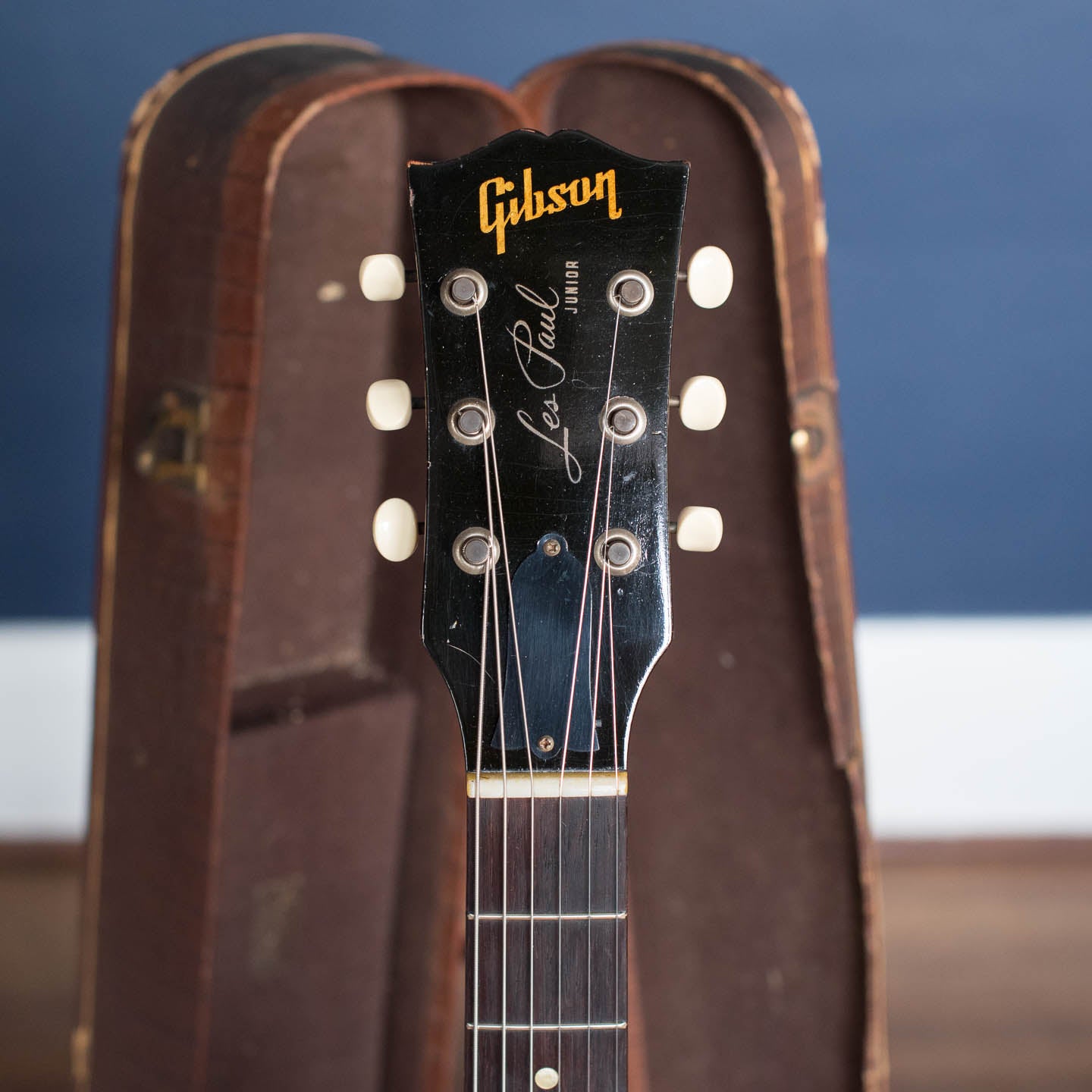 Where to sell vintage Gibson guitar