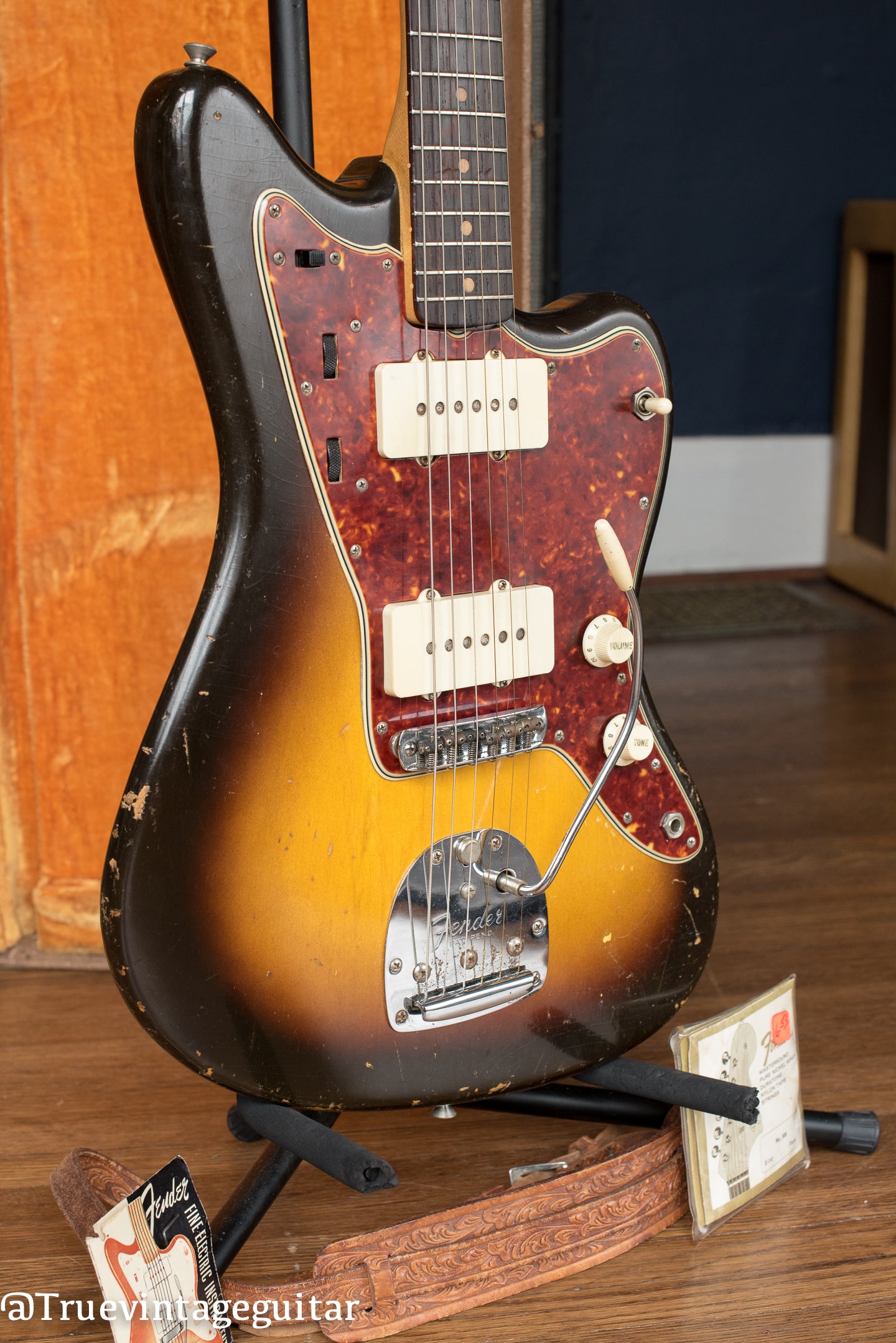 Vintage 1960 Fender Jazzmaster Sunburst electric guitar