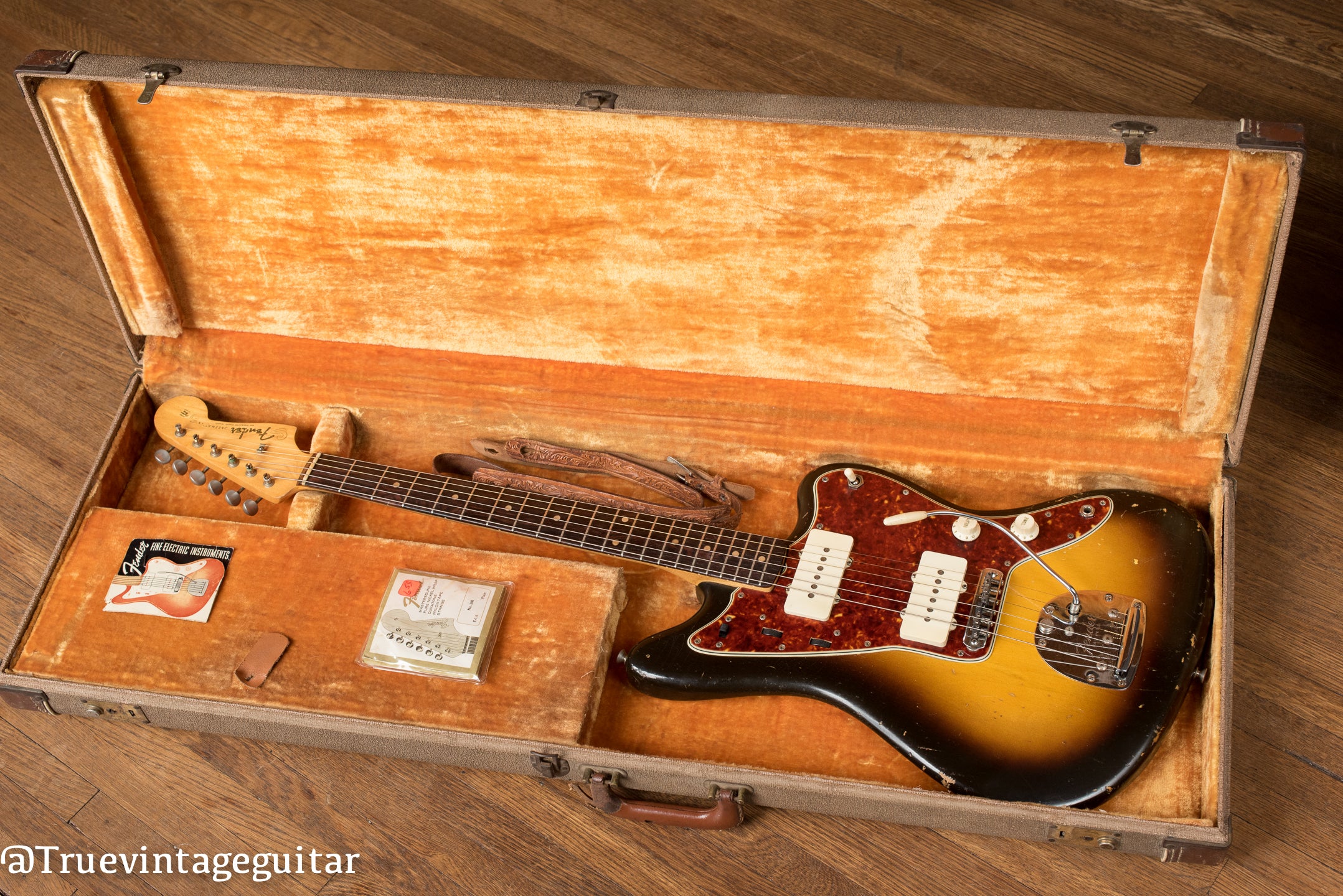 Vintage 1960 Fender Jazzmaster Sunburst electric guitar original case