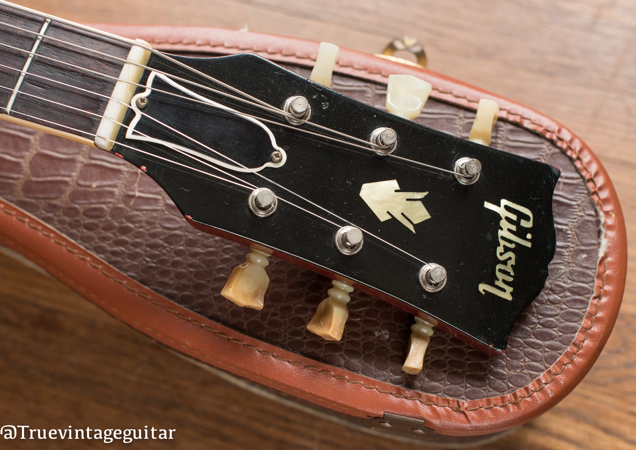 Gibson ES-335 guitar headstock vintage 1962