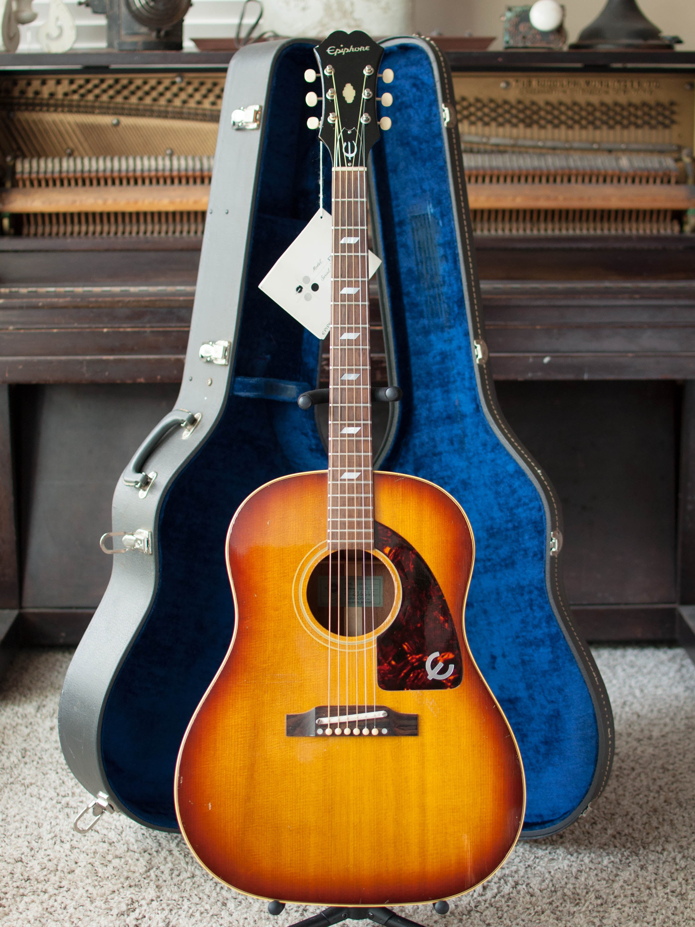 Vintage 1964 Epiphone FT-79 Texan guitar
