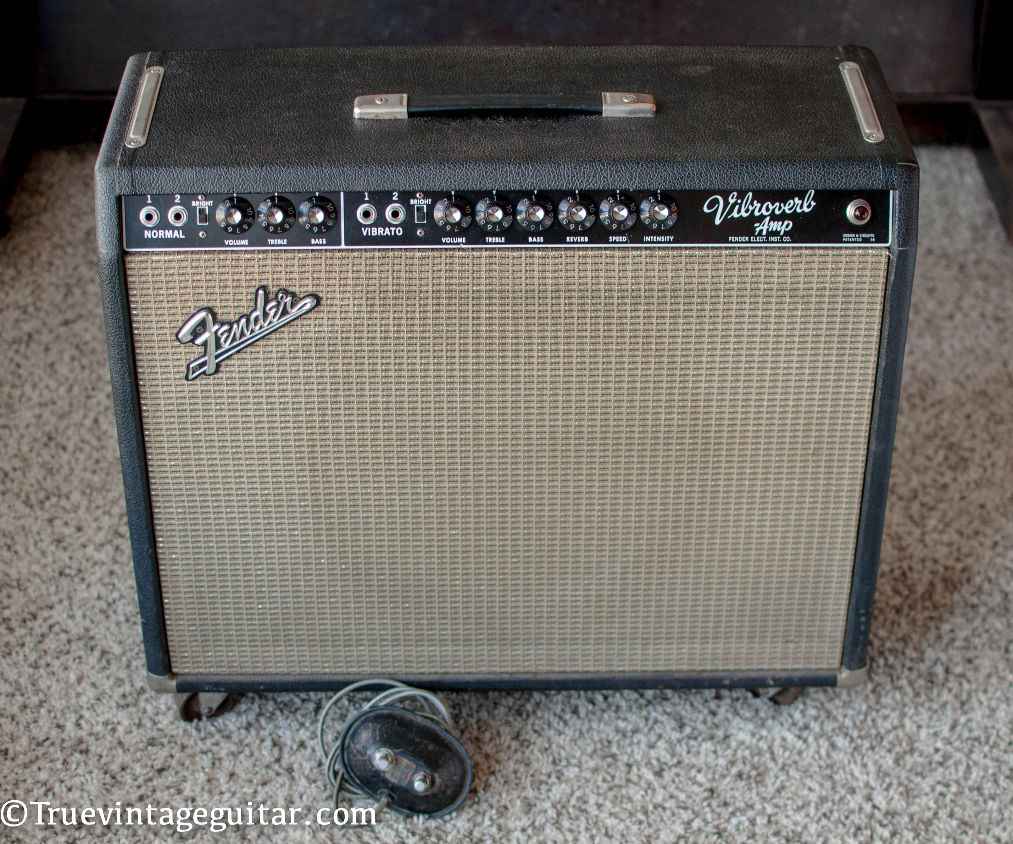 Vintage 1964 Fender Vibroverb amp guitar amplifier