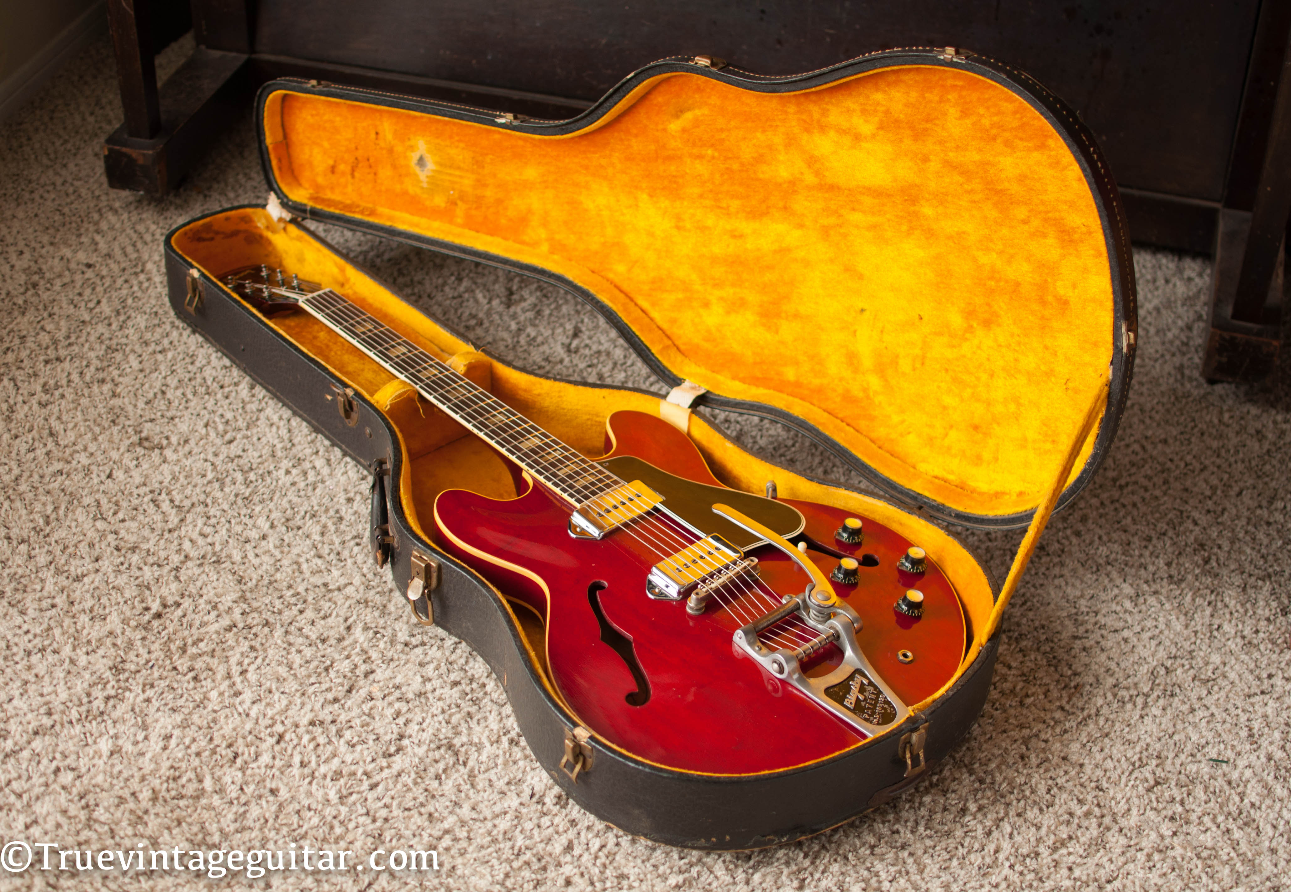 Vintage 1964 Gibson ES-330 red electric guitar