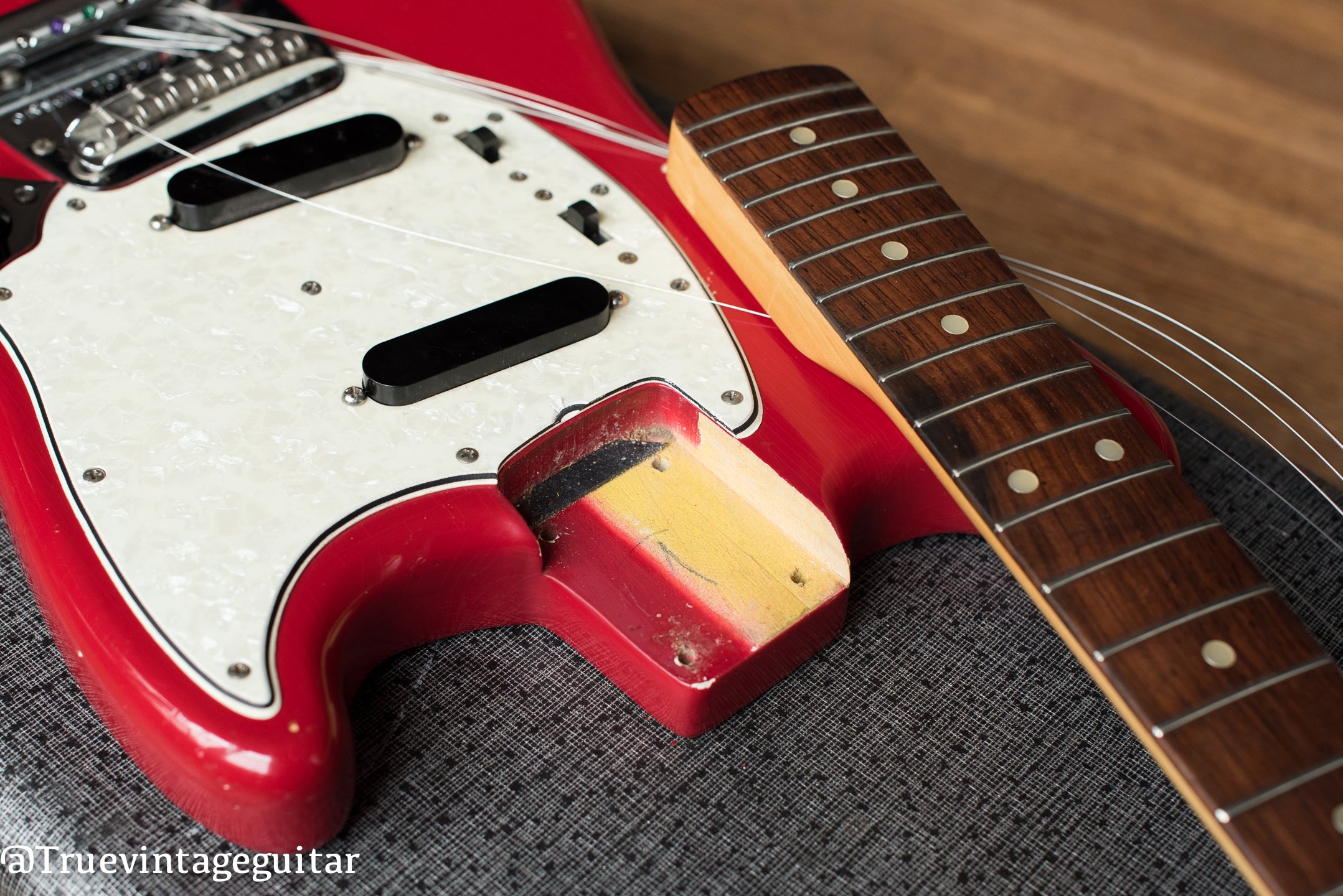 Fender Mustang neck pocket paint stick mark