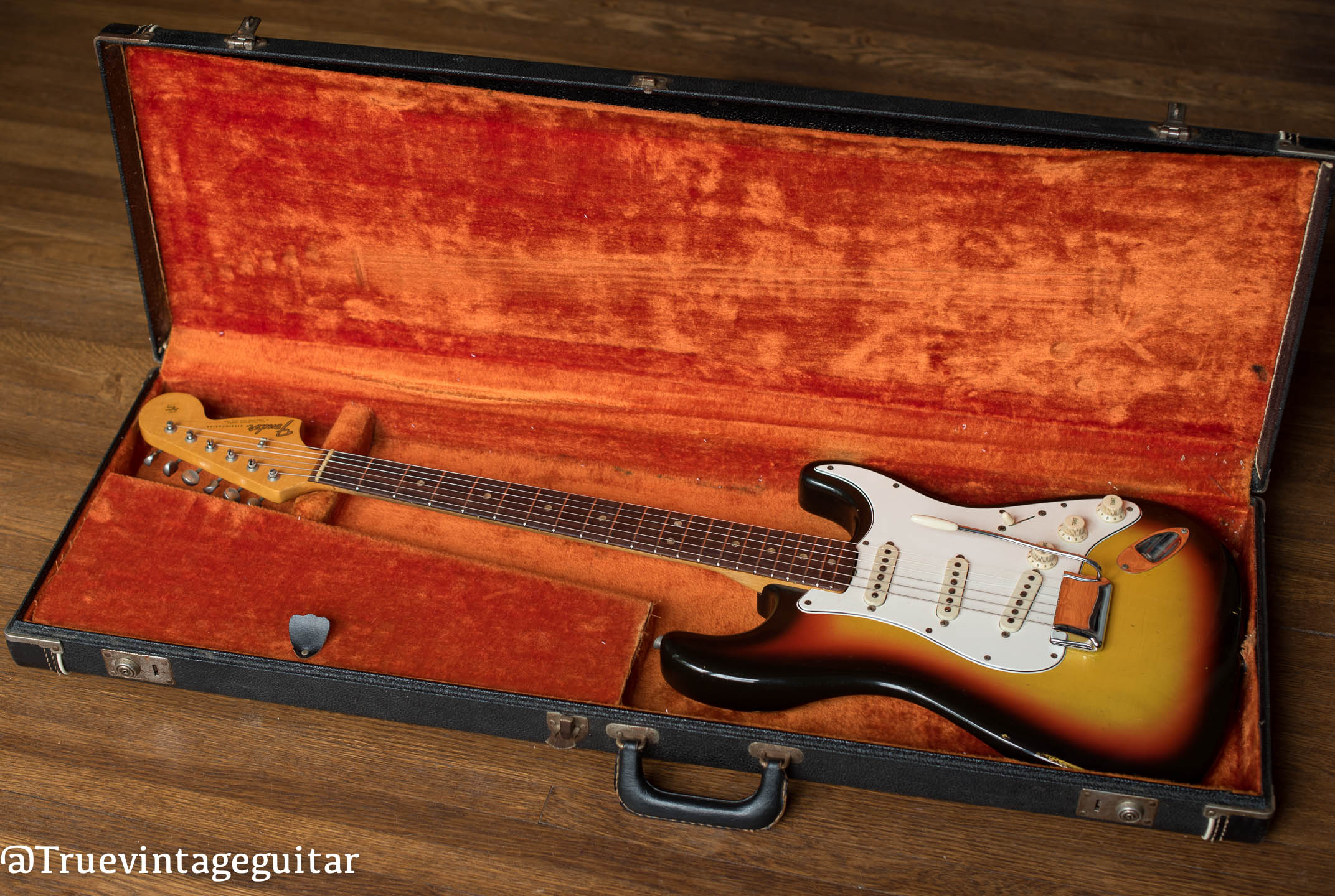Where to sell vintage Fender Stratocaster guitars