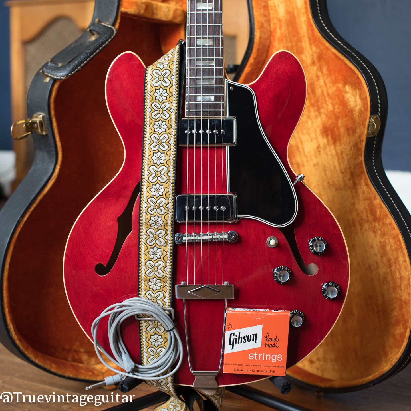 Vintage 1966 Gibson ES-330 red electric guitar 