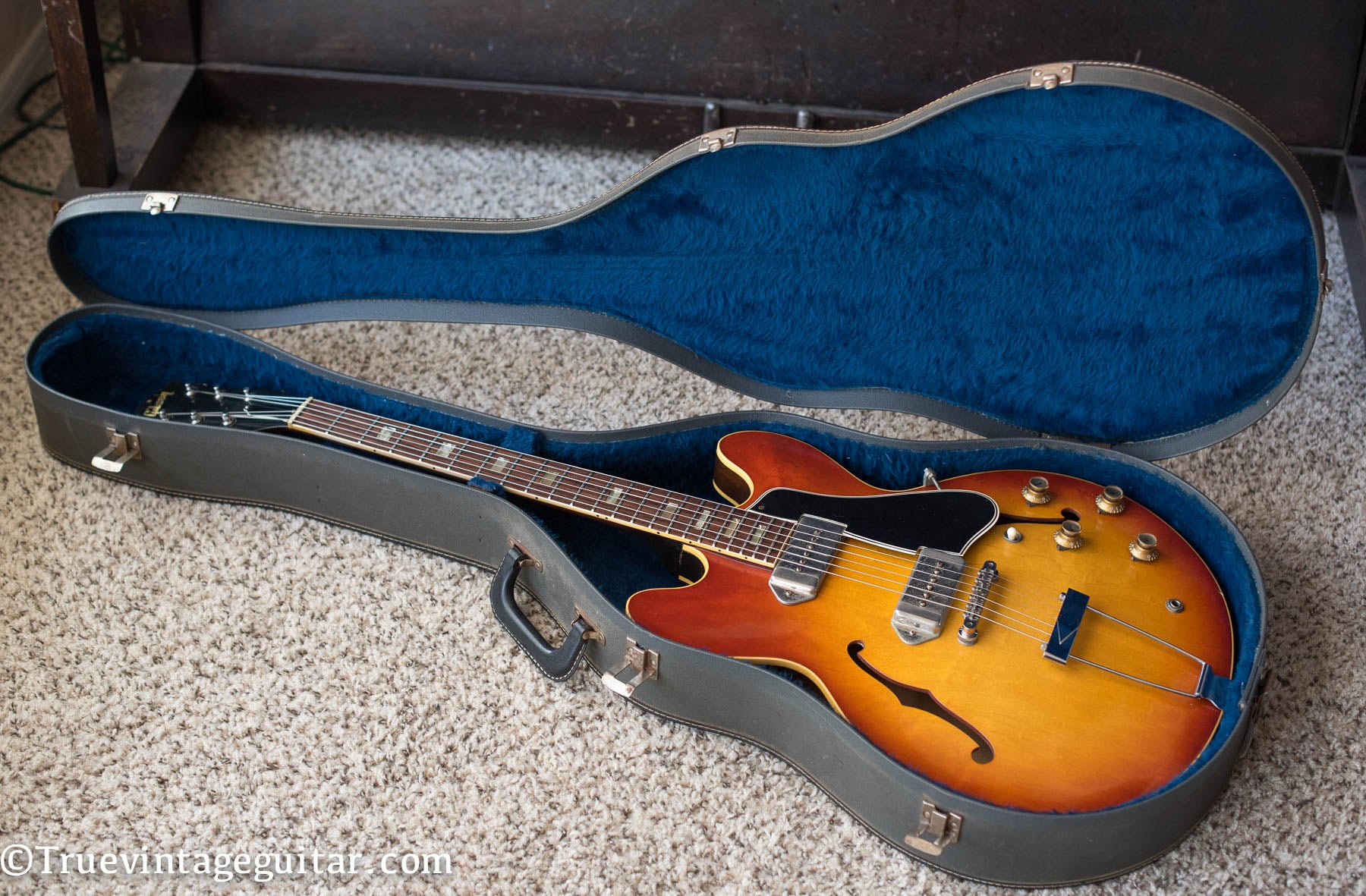 Gibson ES-330 electric guitar 1967 original blue grey case