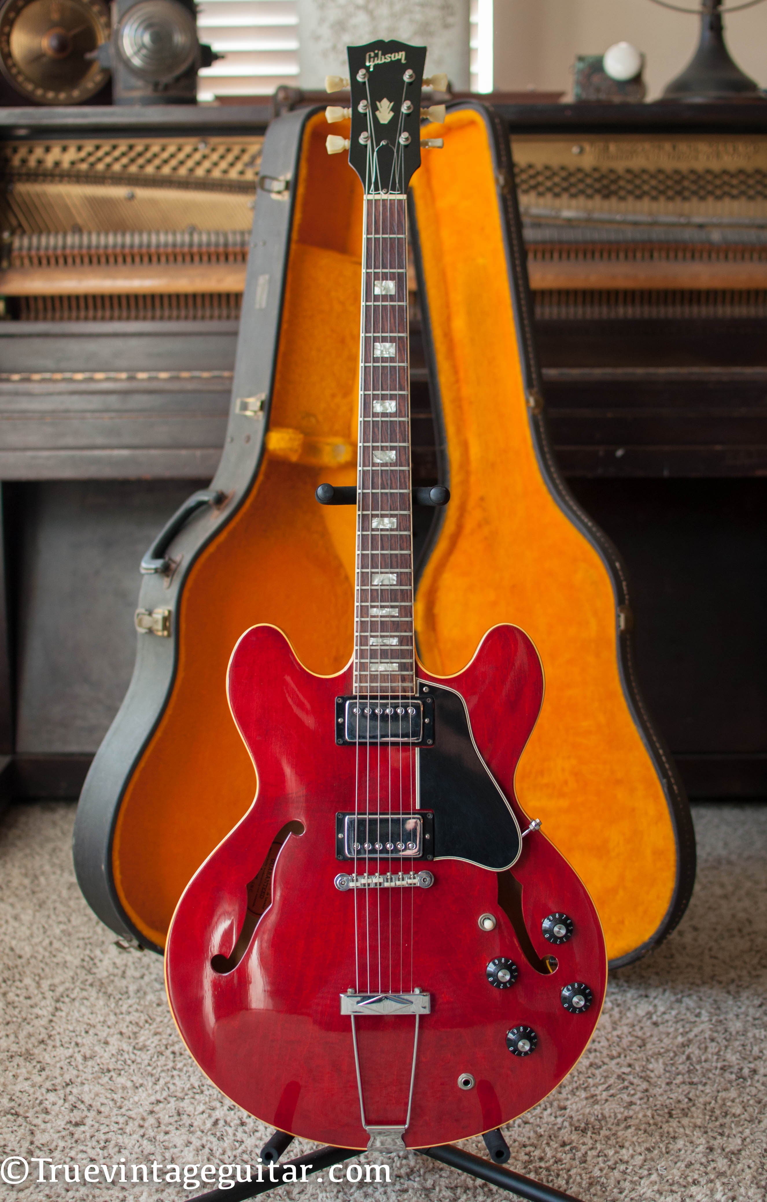 Vintage 1967 Gibson ES-335 Cherry red electric guitar