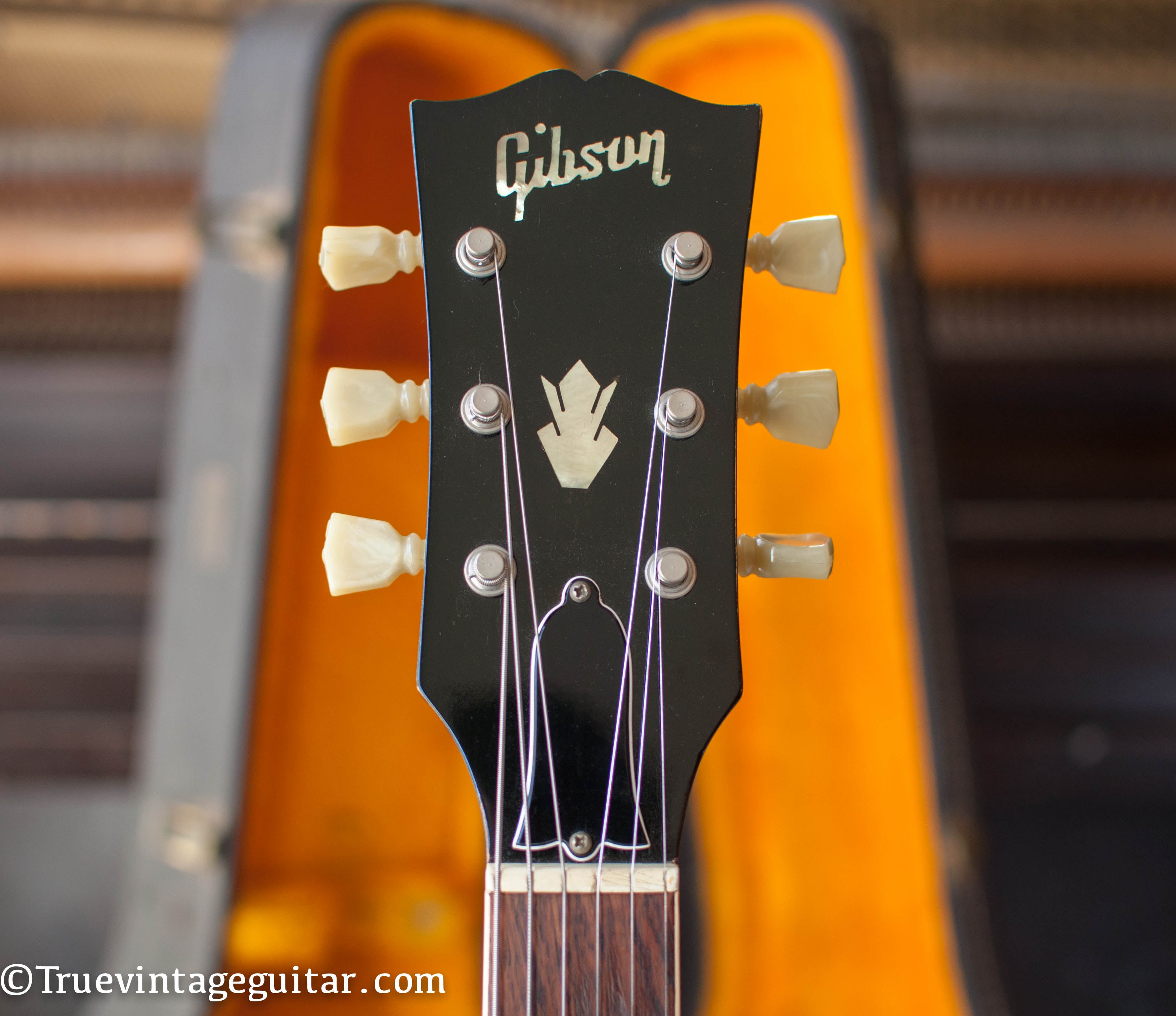 Headstock, pearl Gibson logo, Vintage 1967 Gibson ES-335 Cherry red electric guitar