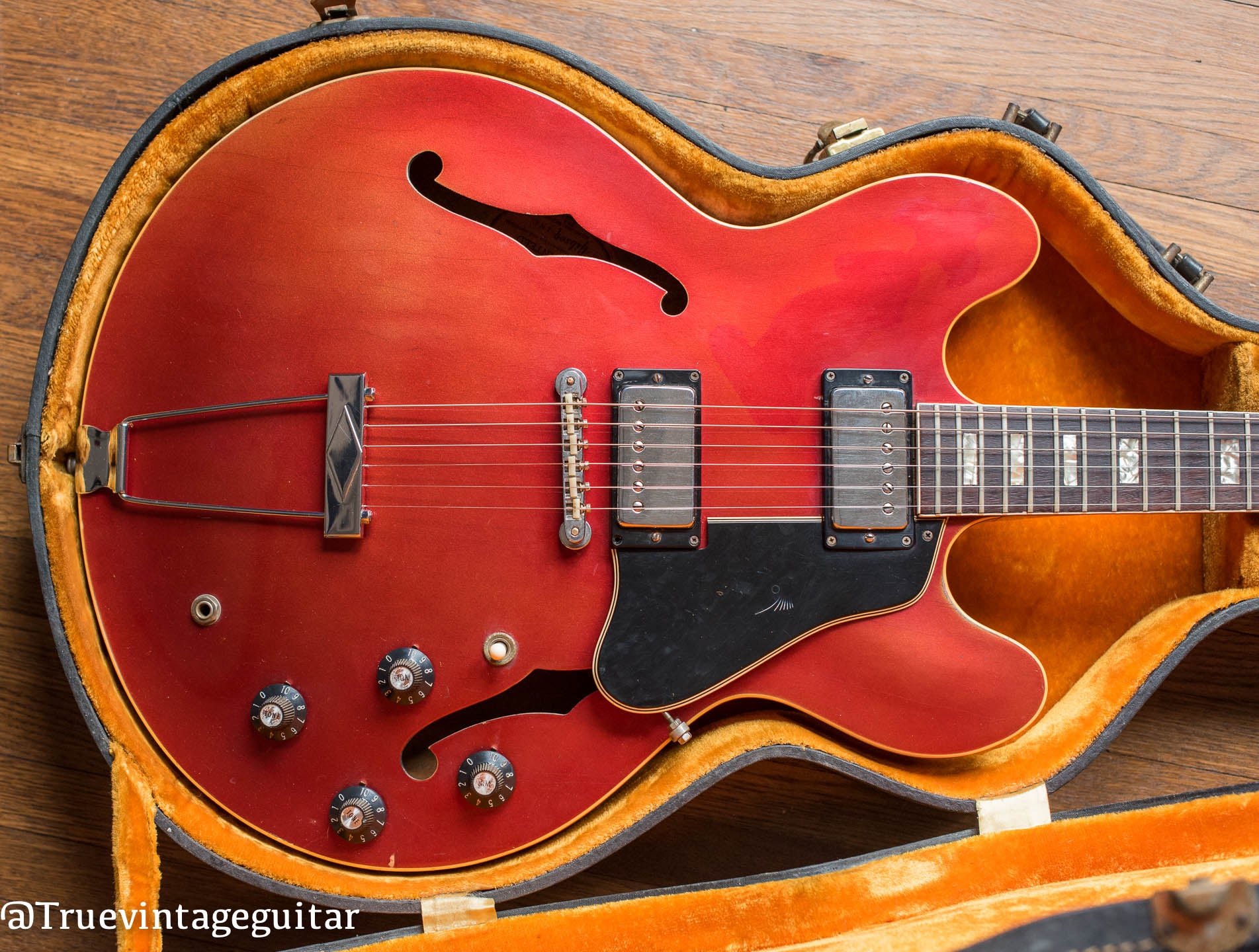 1968 Gibson ES-335TD Sparkling Burgundy in original case