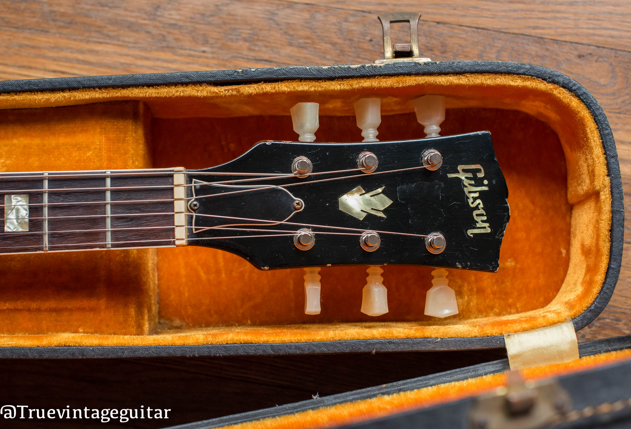 1968 Gibson ES-335TD Sparkling Burgundy, headstock