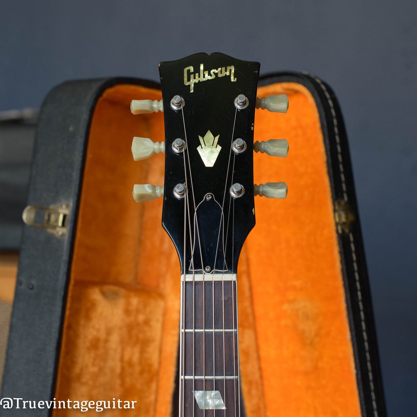 Headstock, block Gibson inlays, Vintage 1969 Gibson ES-335 td electric guitar