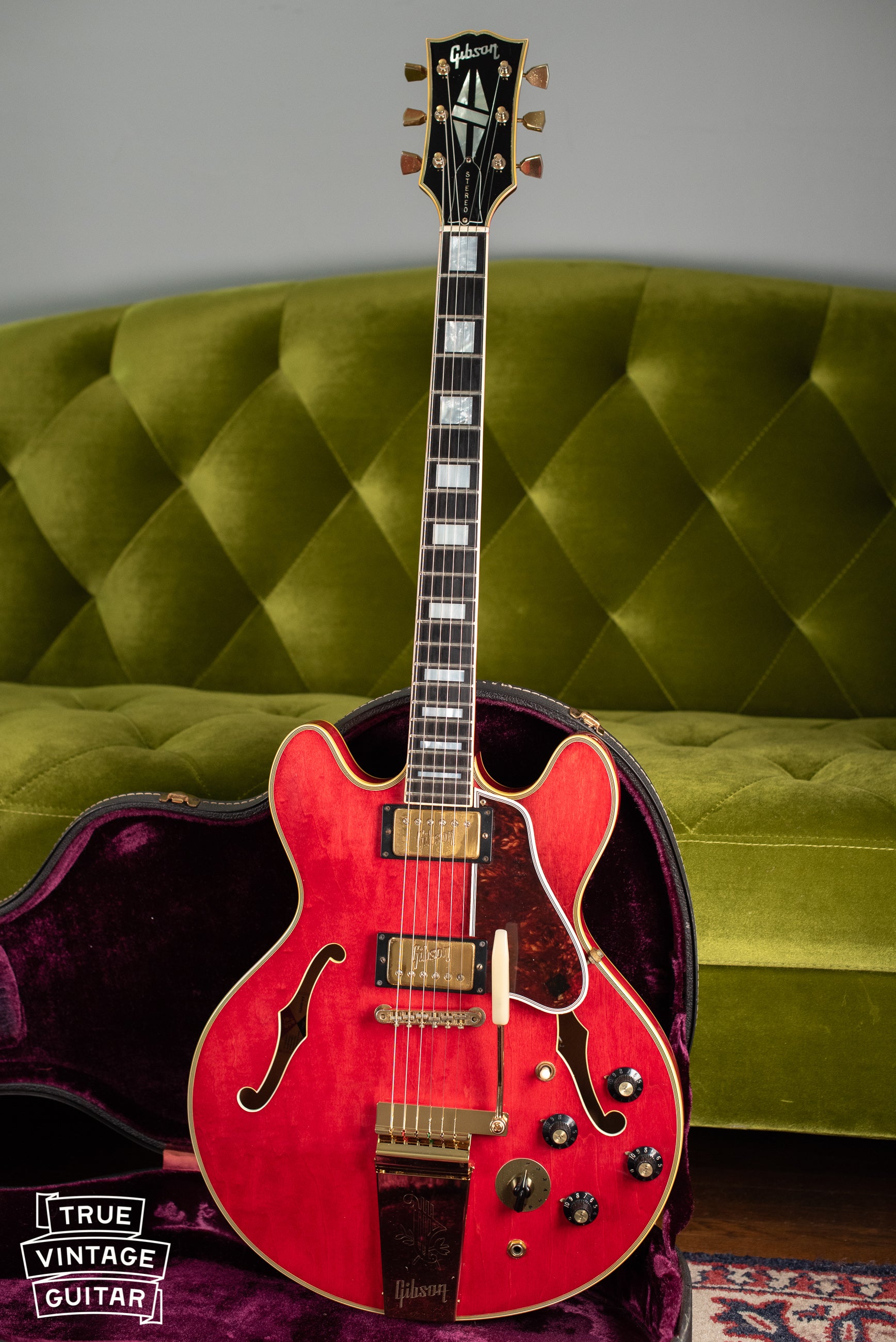Vintage 1972 Gibson ES-355 TDSV Cherry Red electric guitar