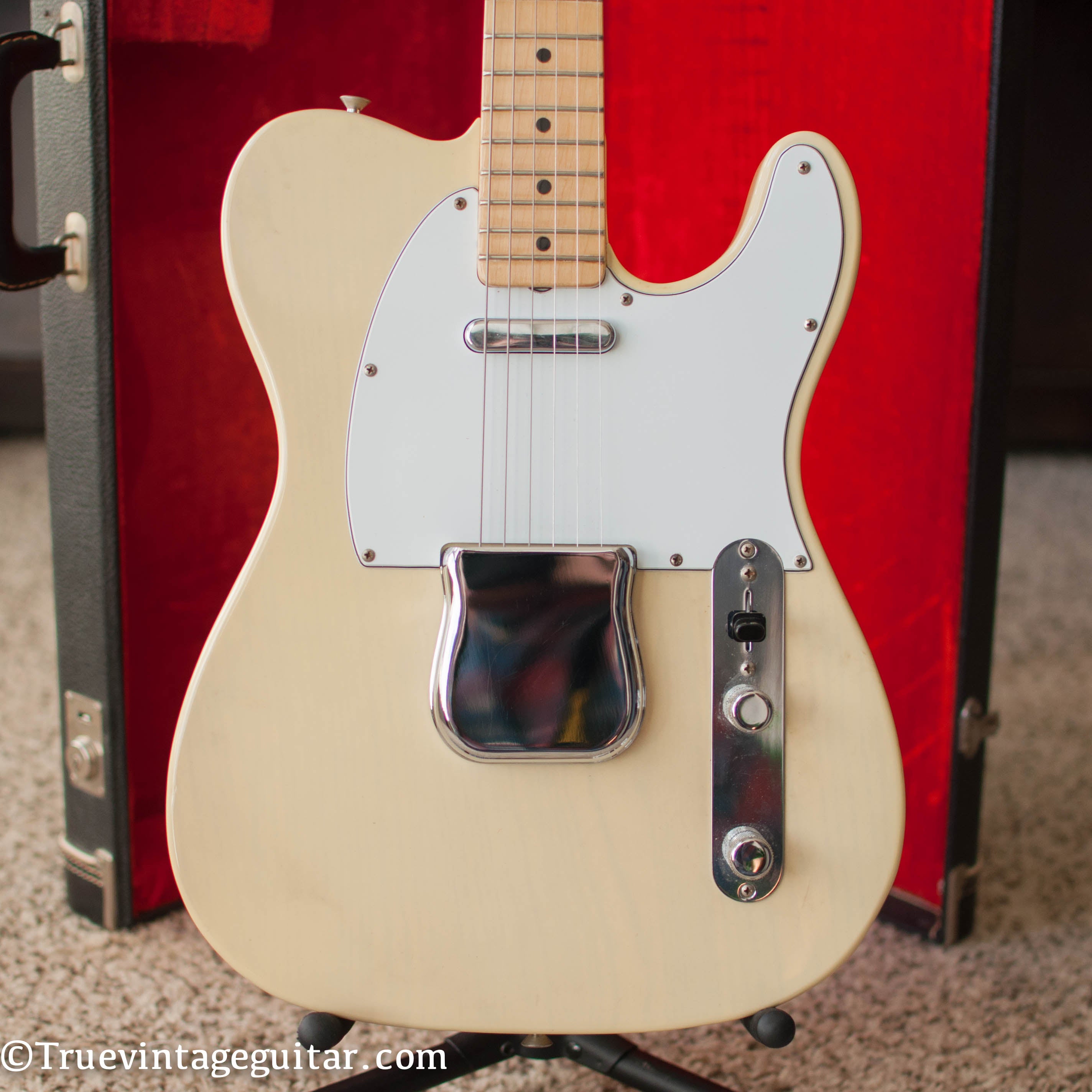 Vintage 1973 Fender Telecaster guitar Blond