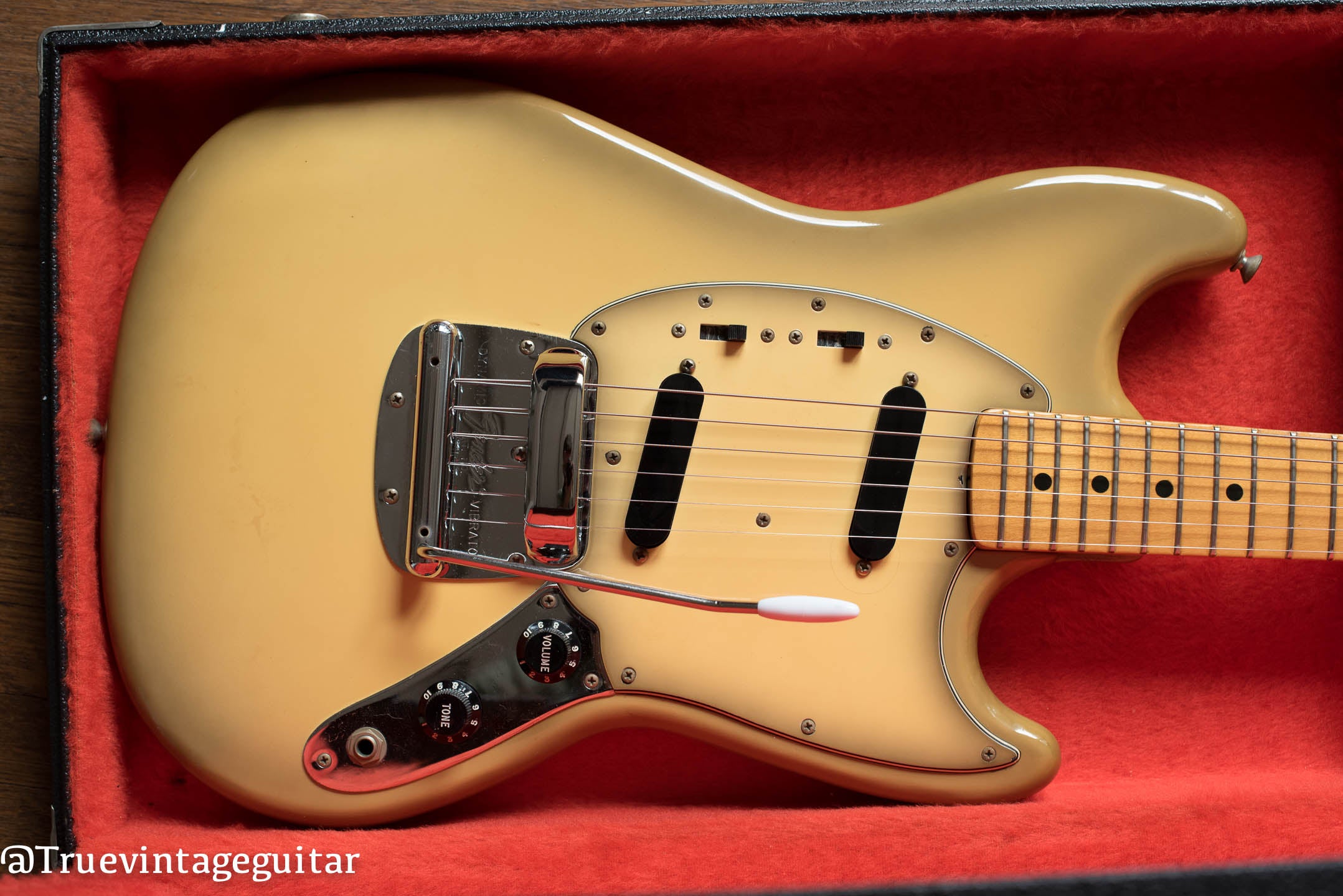 Vintage 1978 Fender Mustang Antigua guitar